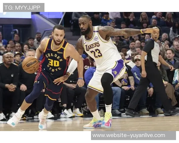 勇士与湖人精彩对决回放直播全程回顾与分析 勇士与湖人精彩对决回放直播全程回顾与分析