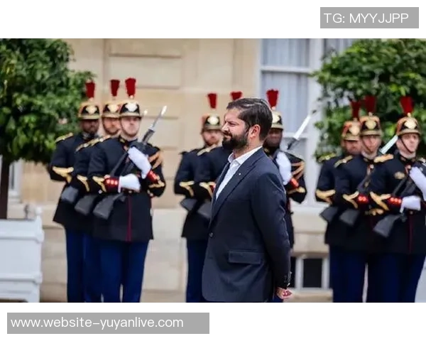 厄德高在国际舞台上的崛起与影响力分析：从青年才俊到足球巨星的成长之路